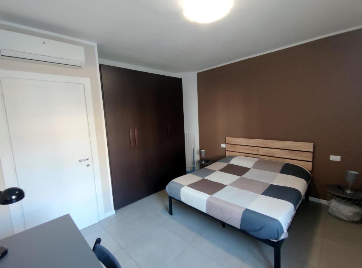 Grey House Pavia Con Box Privato Exterior foto