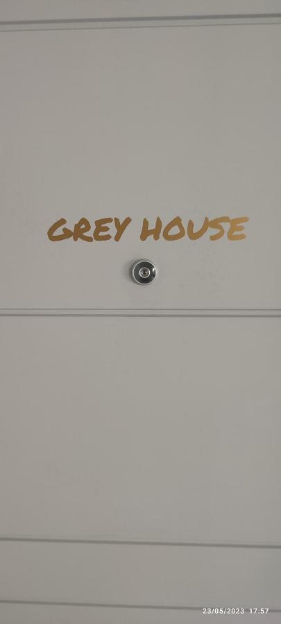 Grey House Pavia Con Box Privato Exterior foto