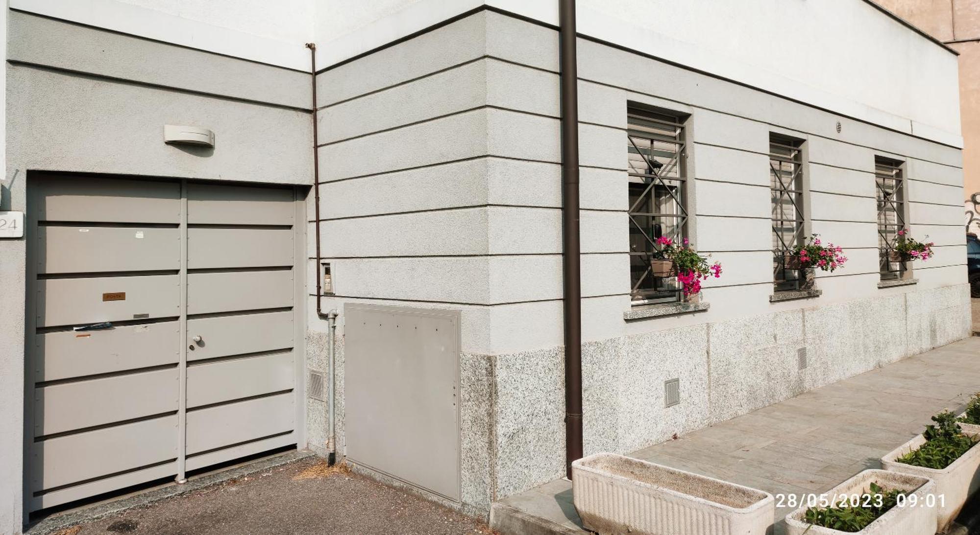 Grey House Pavia Con Box Privato Exterior foto